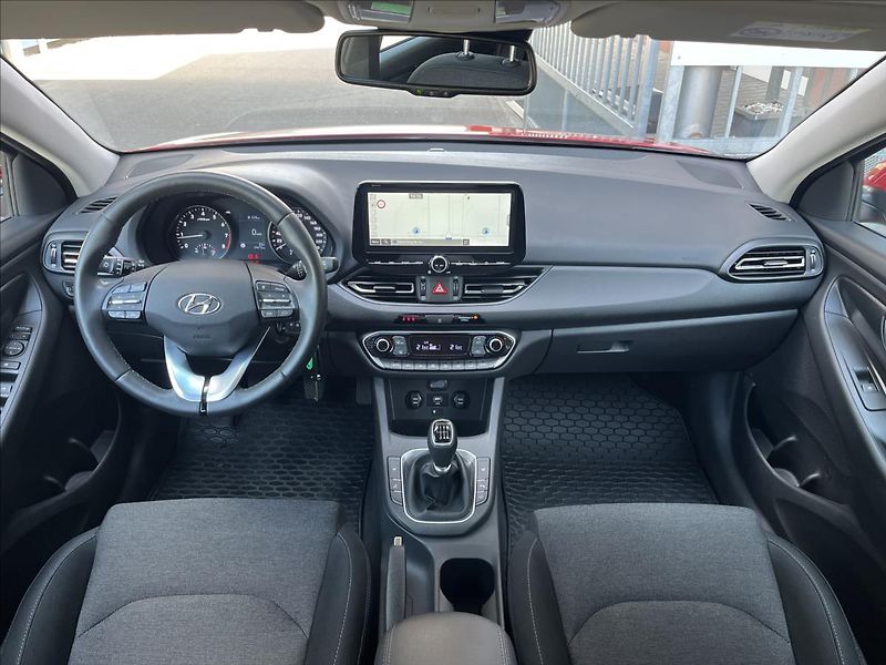 Hyundai i30 1,5 GDI  SMART NAVI 1maj ČR - fotka 10 z 21