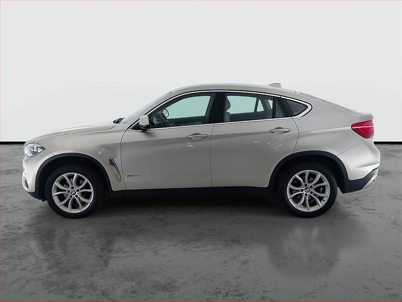BMW X6 (2015) xDrive30d - fotka 3 z 23