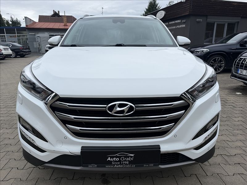 Hyundai Tucson 2.0 CRDI Style 4x4 Autom - fotka 2 z 23