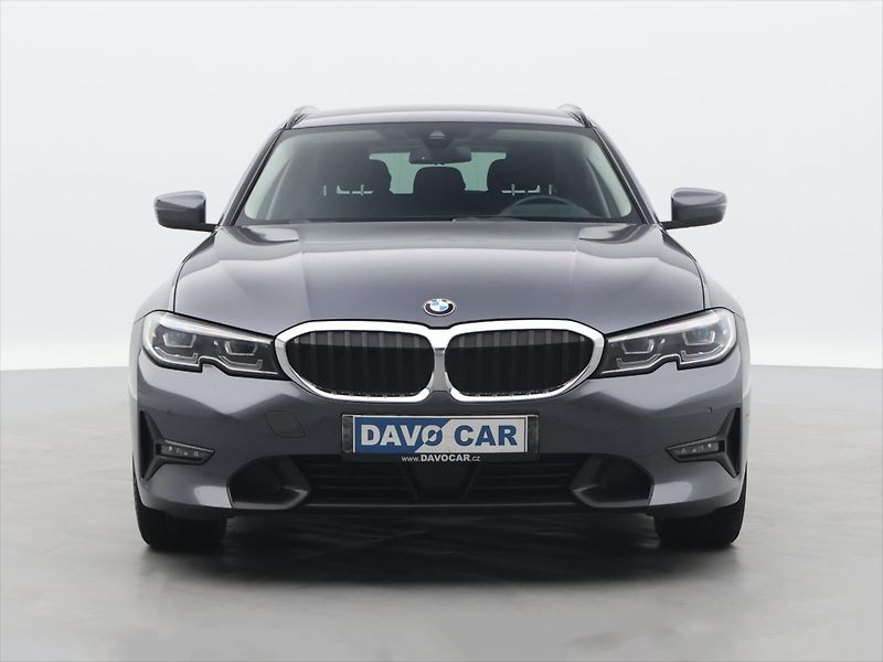 BMW Řada 3 2,0 320d 140kW xDrive 1.Maj. - fotka 2 z 36