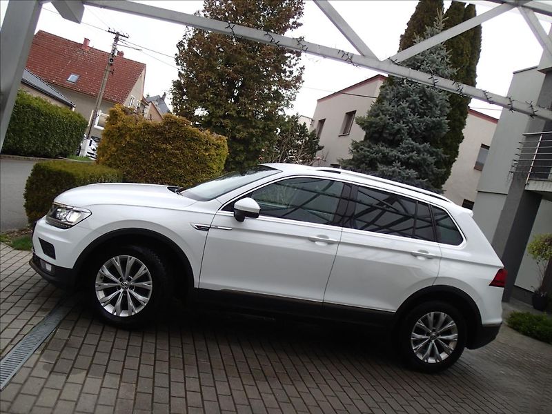Volkswagen Tiguan 2,0 ČR, 4x4, Tažné - fotka 16 z 73