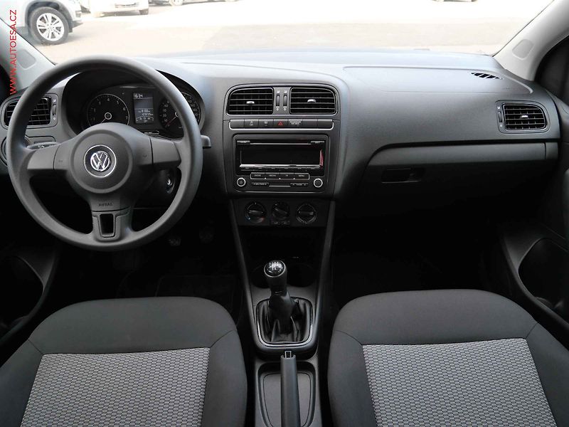Volkswagen Polo (2013) 1.2i, servis.kniha, AC - fotka 8 z 14