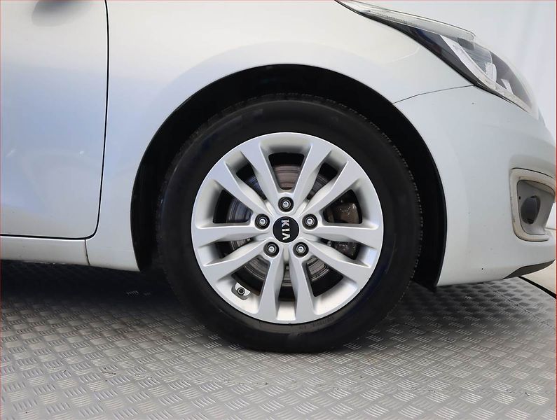 Kia Ceed (2017) 1.6 CRDi, Serv.kniha, Tempomat - fotka 15 z 20