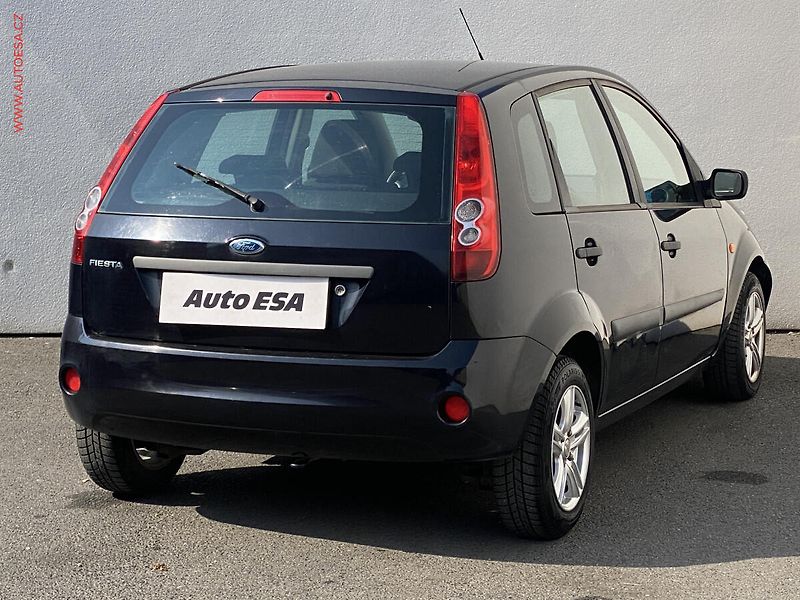 Ford Fiesta (2007) 1.3i, ČR, AC - fotka 4 z 14