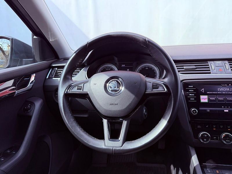 Škoda Octavia 1.6 TDi Style, ČR - fotka 16 z 26