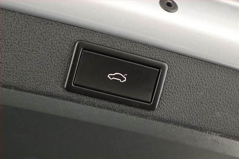 Škoda Octavia (2017) Laurin&Klement 1.8 TSI, Kůže - fotka 14 z 17
