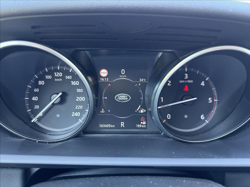 Land Rover Discovery 3,0 TDV6 HSE 4WD AT 7MÍST - fotka 16 z 29