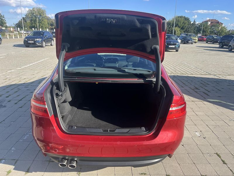 Jaguar XE (2016) Jaguar XE - fotka 12 z 14