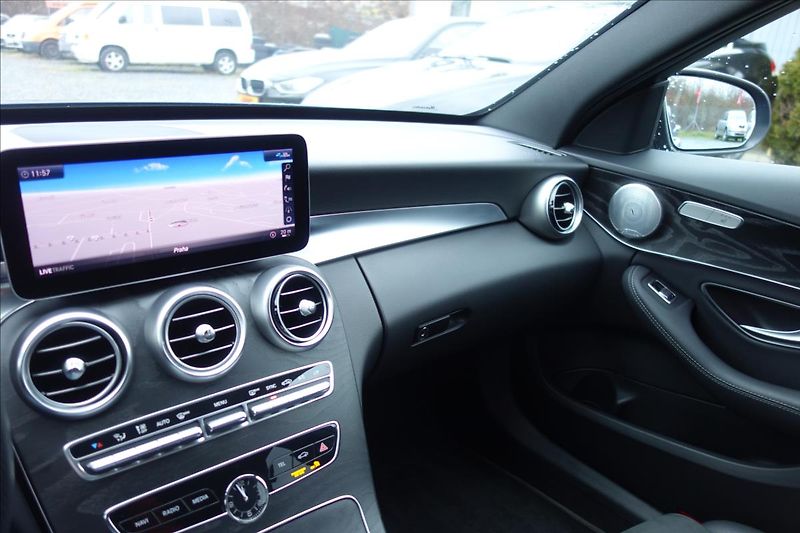 Mercedes-Benz Třídy C 220 CDi,ČR,1 MAJ.,4M,AMG. - fotka 43 z 43