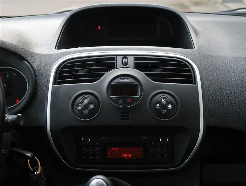 Renault Kangoo (2017) 1.5 dCi, 5Míst, ČR, 1Maj, DPH - fotka 12 z 16