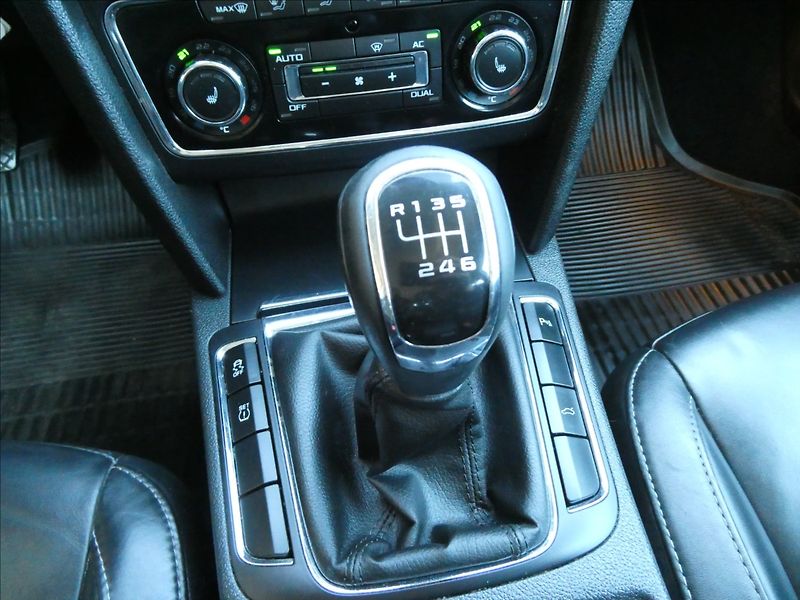 Škoda Superb 2,0 TDi 125kW ELEGANCE,závěs - fotka 27 z 47