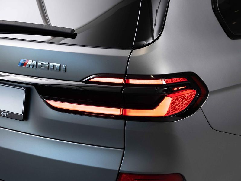 BMW X7 M60i xDrive - fotka 10 z 22