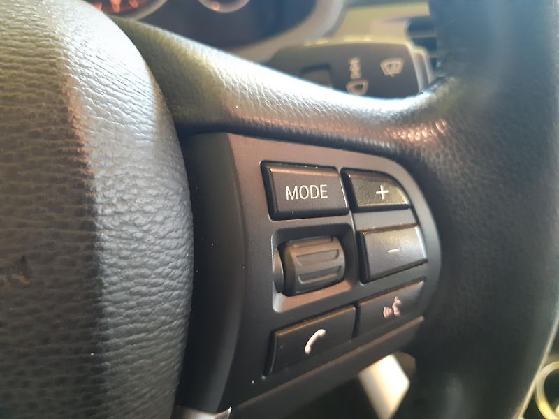 BMW X3 3.0d XDRIVE XENONY TAŽNÉ - fotka 12 z 25