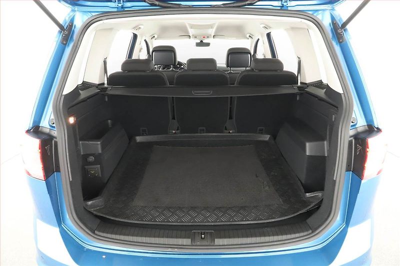 Volkswagen Touran (2020) Highline 2.0 TDI - fotka 10 z 15