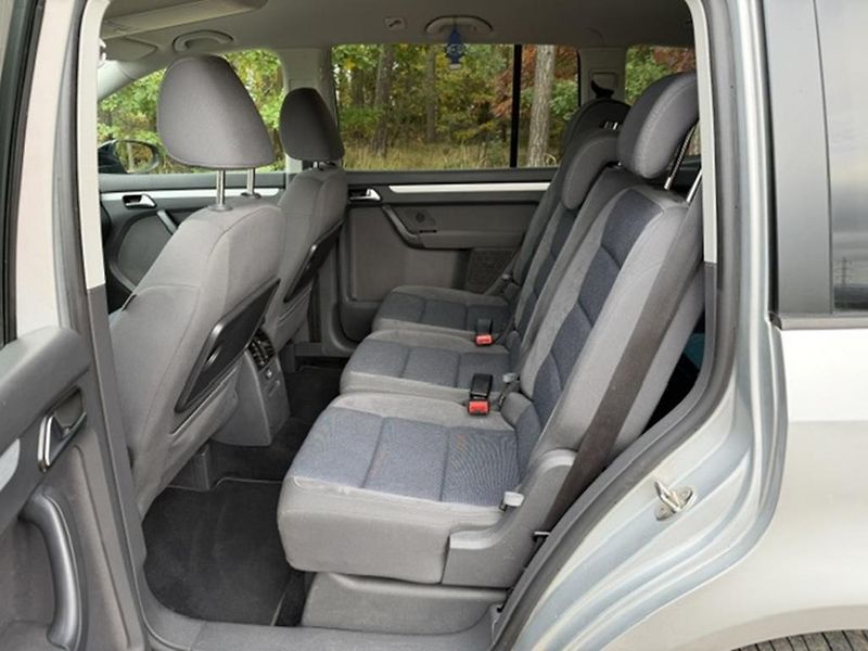 Volkswagen Touran 1,6 TDi BLUEMOTION STYLE - fotka 16 z 28