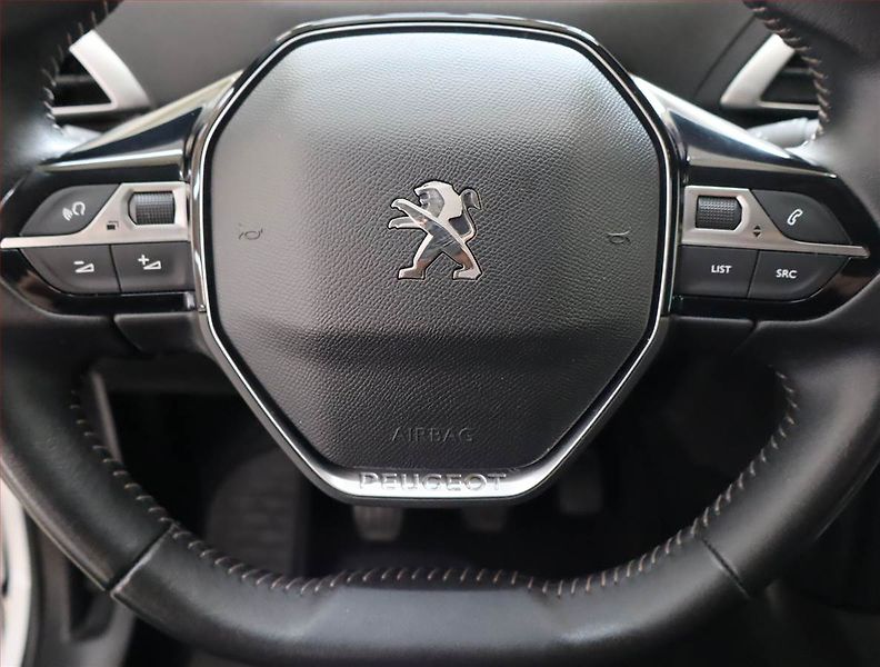 Peugeot 5008 (2020) Active Pack PureTech 130 - fotka 22 z 26