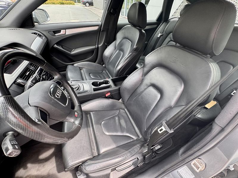 Audi A4 (2010) 2.0 TDI 3xS line Sportpaket!!! - fotka 9 z 14