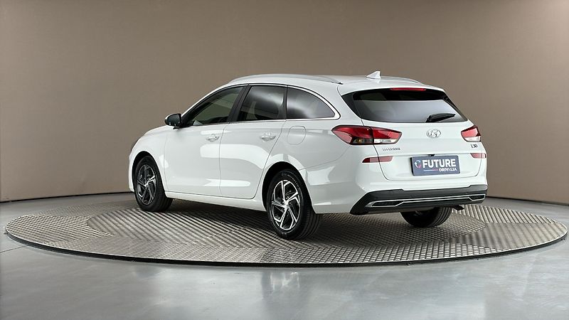 Hyundai i30 1.0 T-GDI Smart Kombi - fotka 2 z 23