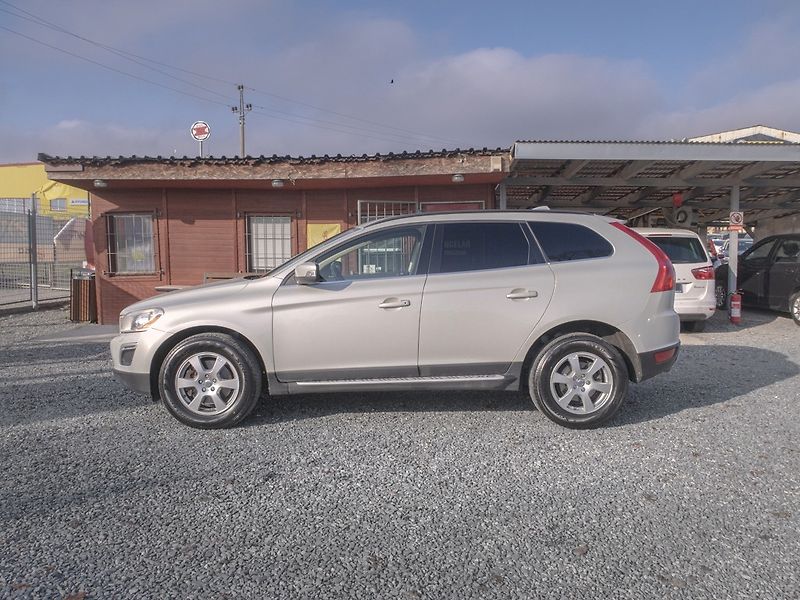 Volvo XC60 (2011) ČR 2.0D 120KW – TAŽNÝ - fotka 8 z 54