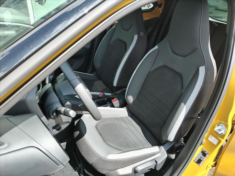 Toyota Aygo 1.5 HYBRID e-CVT  GR SPORT 116 - fotka 6 z 15