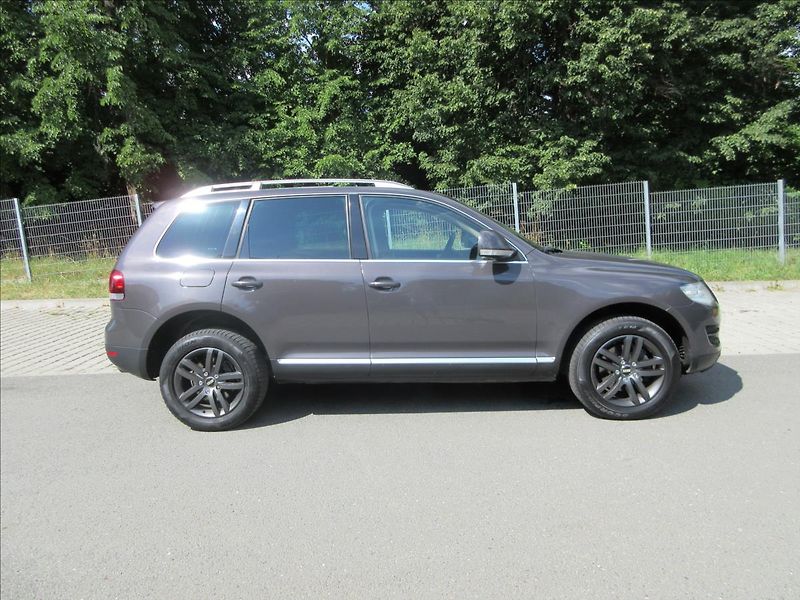 Volkswagen Touareg 3,0 TDi, Navi, Kůže, aut. Tažn - fotka 10 z 36