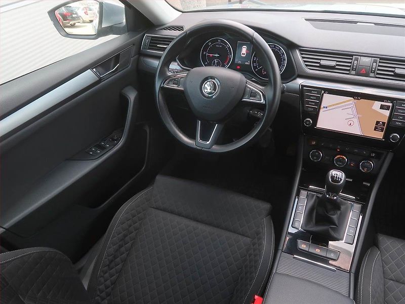 Škoda Superb (2016) Style 2.0 TDI, Navi, Bi-Xenony - fotka 7 z 19