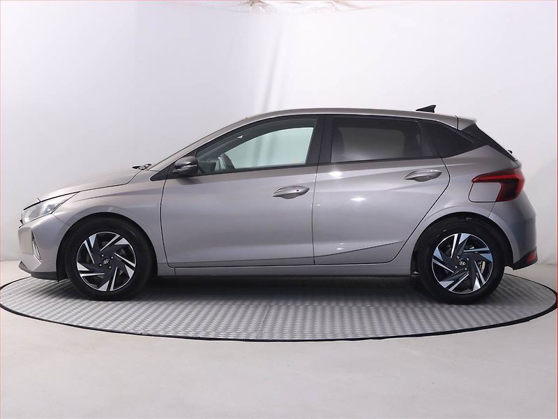 Hyundai i20 (2023) Family 1.0 T-GDI, Automat - fotka 3 z 21