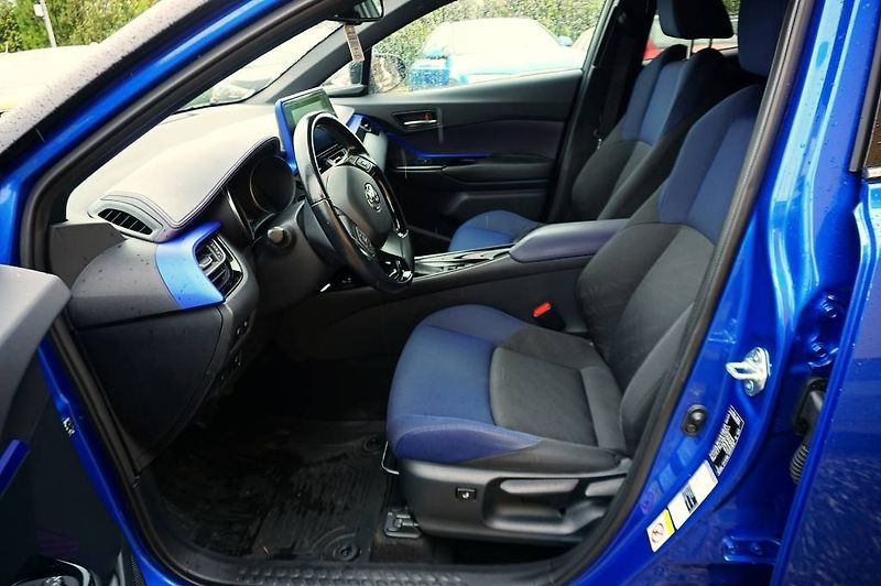 Toyota C-HR (2018) ACTIVE 1,8 HYBRID 72 kW - fotka 27 z 49