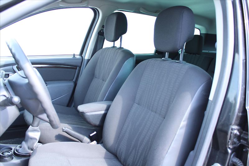 Dacia Duster 1.6i 77kW KLIMA SERV.KNIHA - fotka 10 z 18