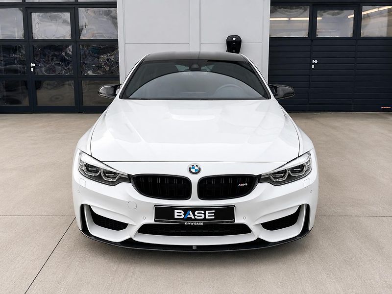 BMW M4 Competition M-Performance - fotka 2 z 25