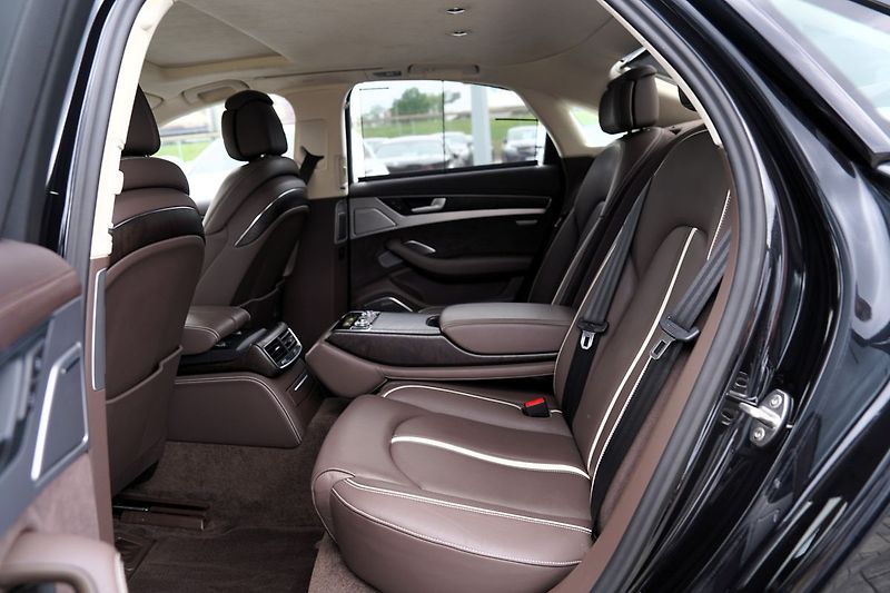 Audi A8 3.0 TDI Quattro/Tiptr./Matrix/ - fotka 29 z 50