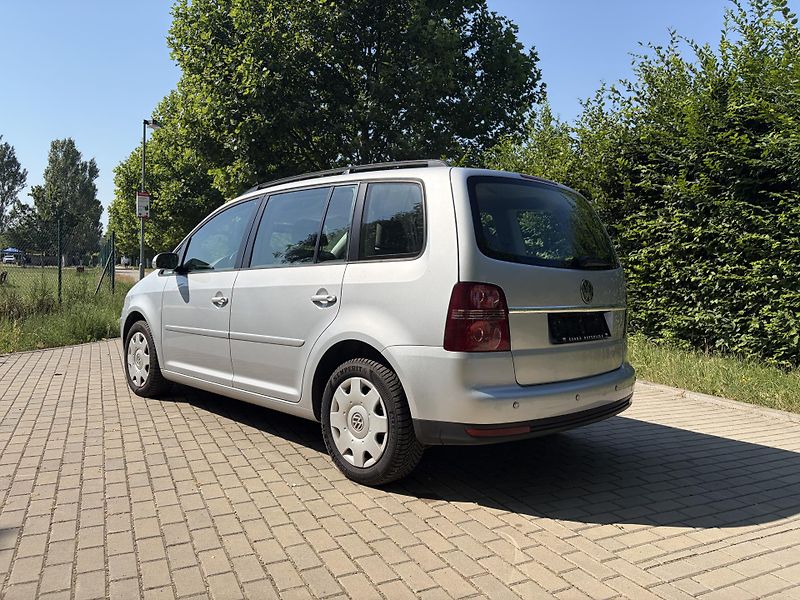Volkswagen Touran 1.6 75kw Trendline 7 míst - fotka 5 z 25