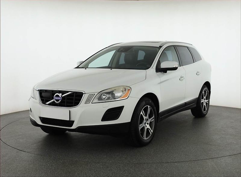Volvo XC60 (2012) D5, 4X4, Automat, ČR,1.maj - fotka 2 z 16