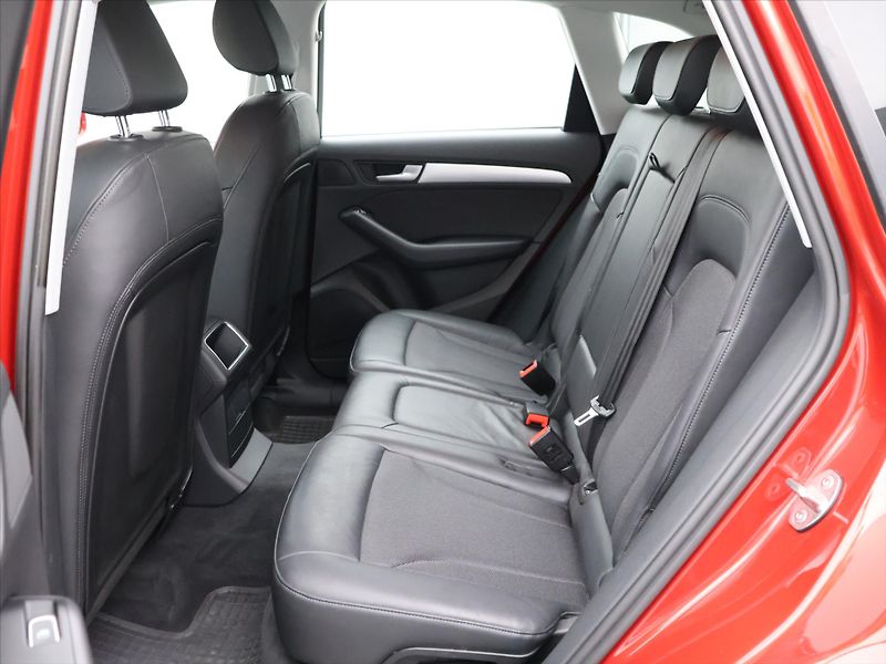 Audi Q5 2,0 TDI 140kW quattro S-Line - fotka 15 z 33