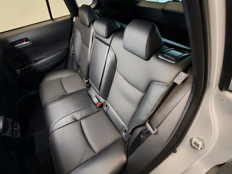 Toyota Corolla Cross 2,0 Hybrid Executive - fotka 19 z 45