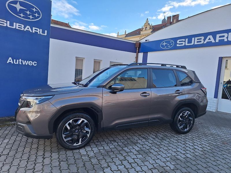 Subaru Forester (2026) Touring -87.000 Kč - fotka 4 z 9