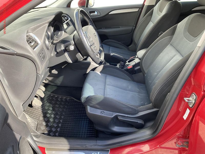 Citroën C4 (2012) 1.6VTi, ČR, Exclusive - fotka 9 z 17