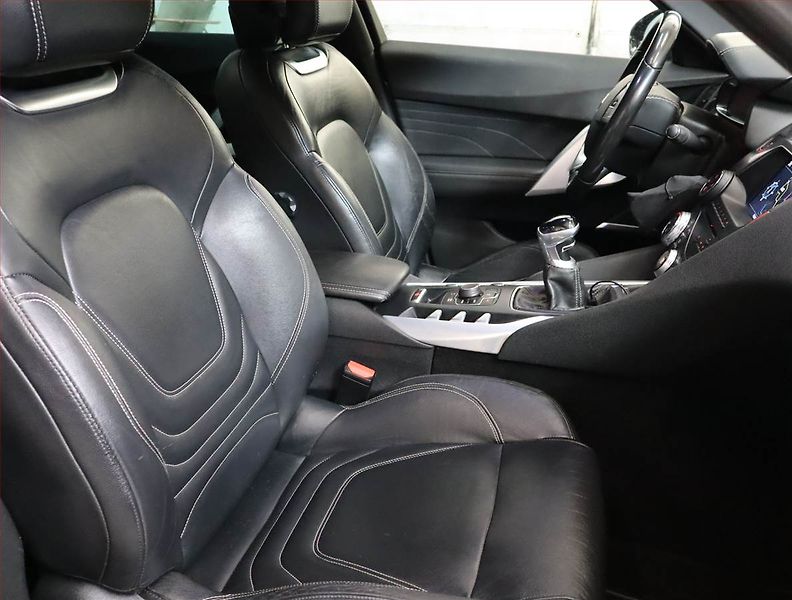 Citroën DS5 (2014) 2.0 HDi, Navi, Xenony - fotka 9 z 17
