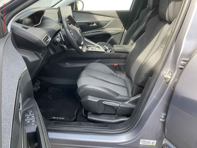 Peugeot 3008 (2021) 1.2 PT, Allure, AT, LED - fotka 9 z 17