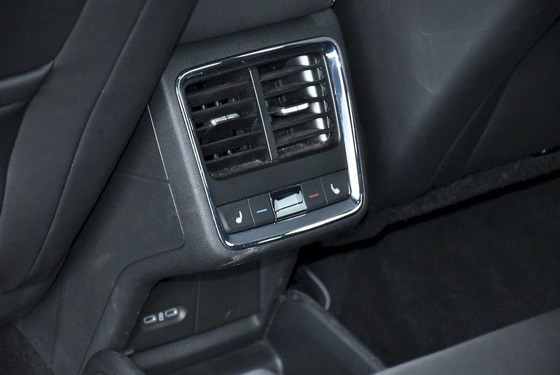 Škoda Enyaq (2022) 80 Sportline 150kW - fotka 25 z 35