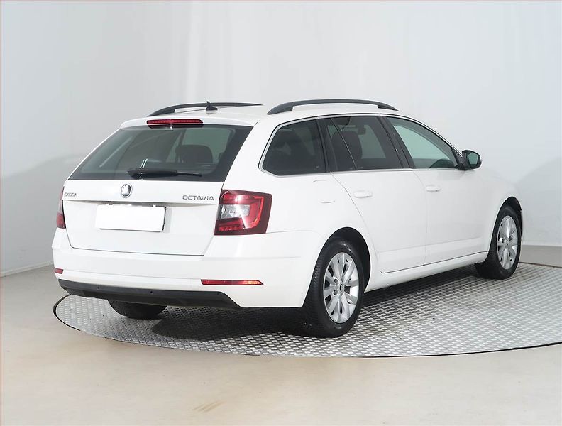 Škoda Octavia (2020) Style 1.6 TDI, Tempomat - fotka 5 z 16