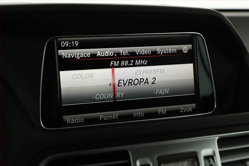 Mercedes-Benz Třídy E (2013) E 350 BlueTEC - fotka 9 z 17