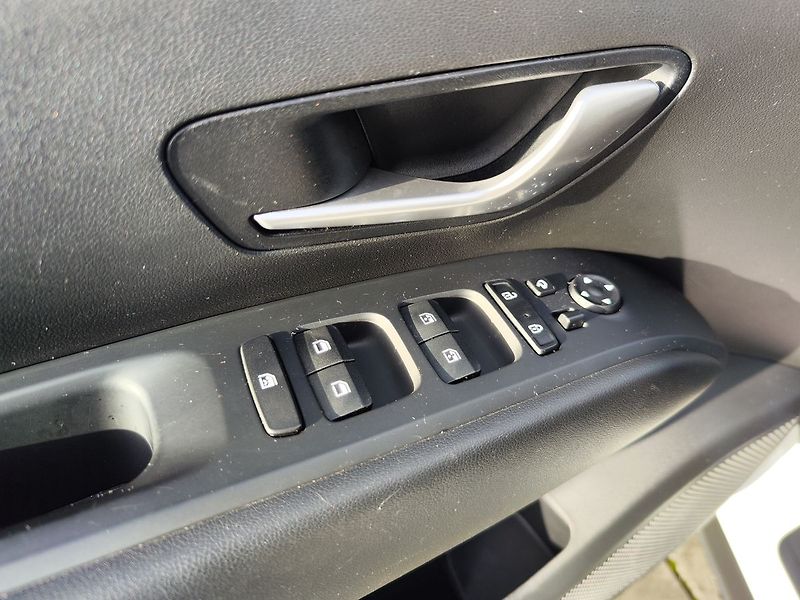 Hyundai Tucson 1.6 T-GDI/110kW Comfort - fotka 29 z 30