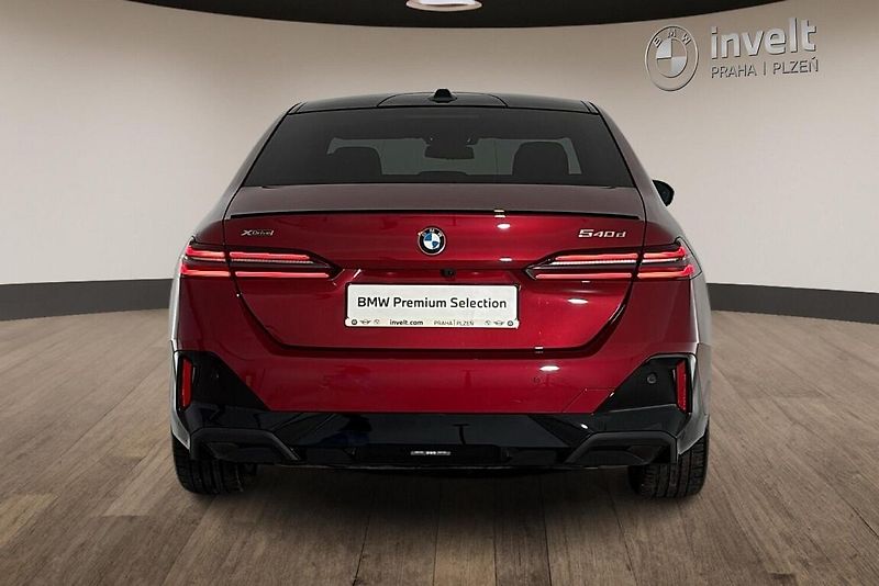 BMW Řada 5 540d xDrive Sedan - fotka 4 z 26