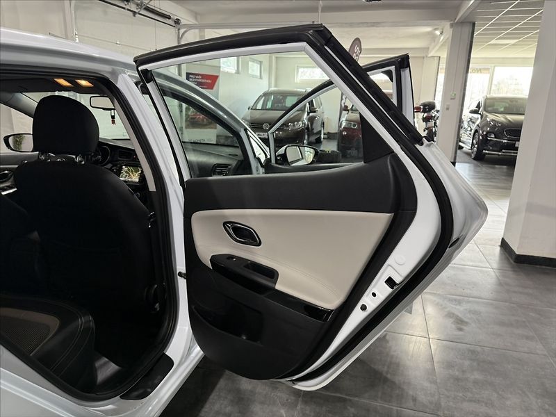 Kia Ceed 1,6   CRDI 94KW NAVI KAMERA ČR - fotka 29 z 44