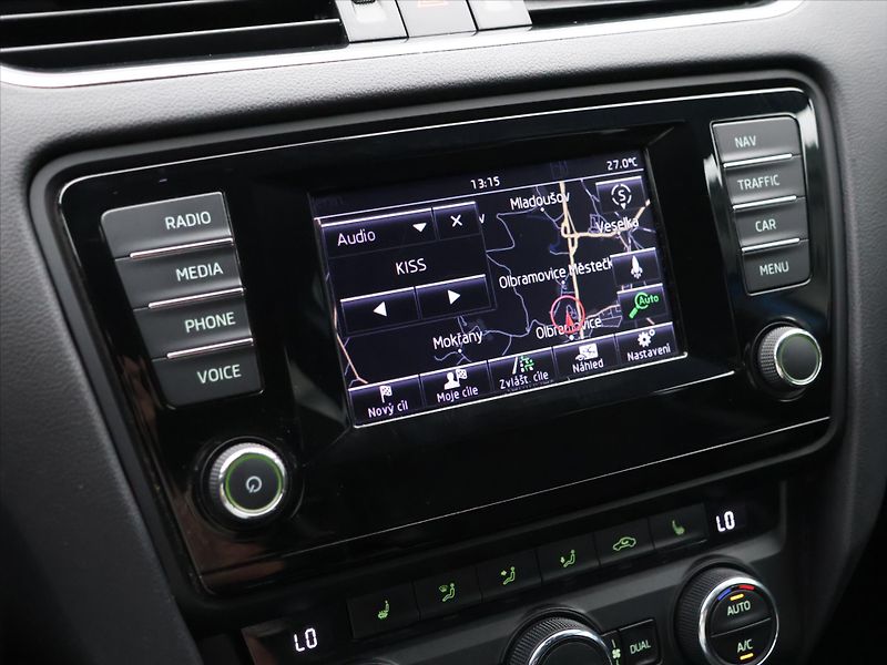 Škoda Octavia 2,0 TDI 135kW RS CR Aut.klima - fotka 18 z 28