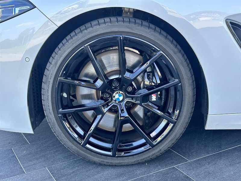 BMW Řada 8 840i xDrive - fotka 4 z 11