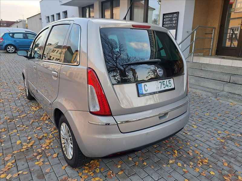 Lancia Musa 1,4 i Comfort - fotka 7 z 52