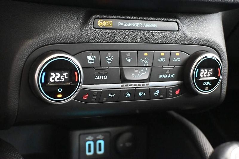Ford Focus (2022) 1.5 ACTIVE X LED ACC VIRTUAL B - fotka 20 z 38