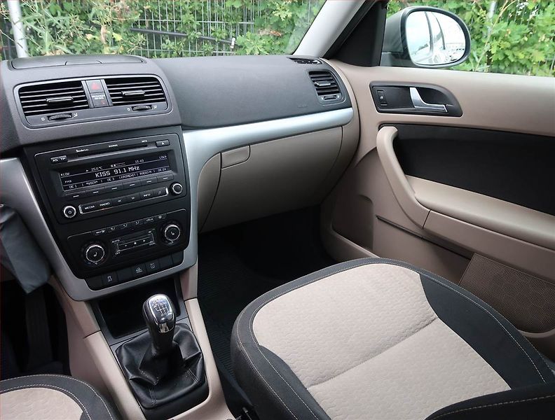 Škoda Yeti (2010) 2.0 TDI, 4X4, ČR,1.maj - fotka 8 z 18